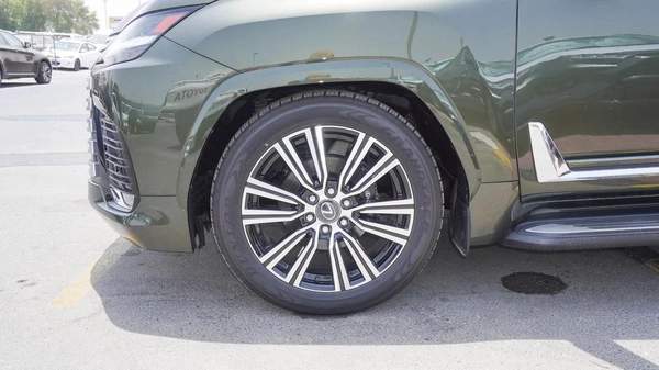 Lexus LX600 3.5L V6