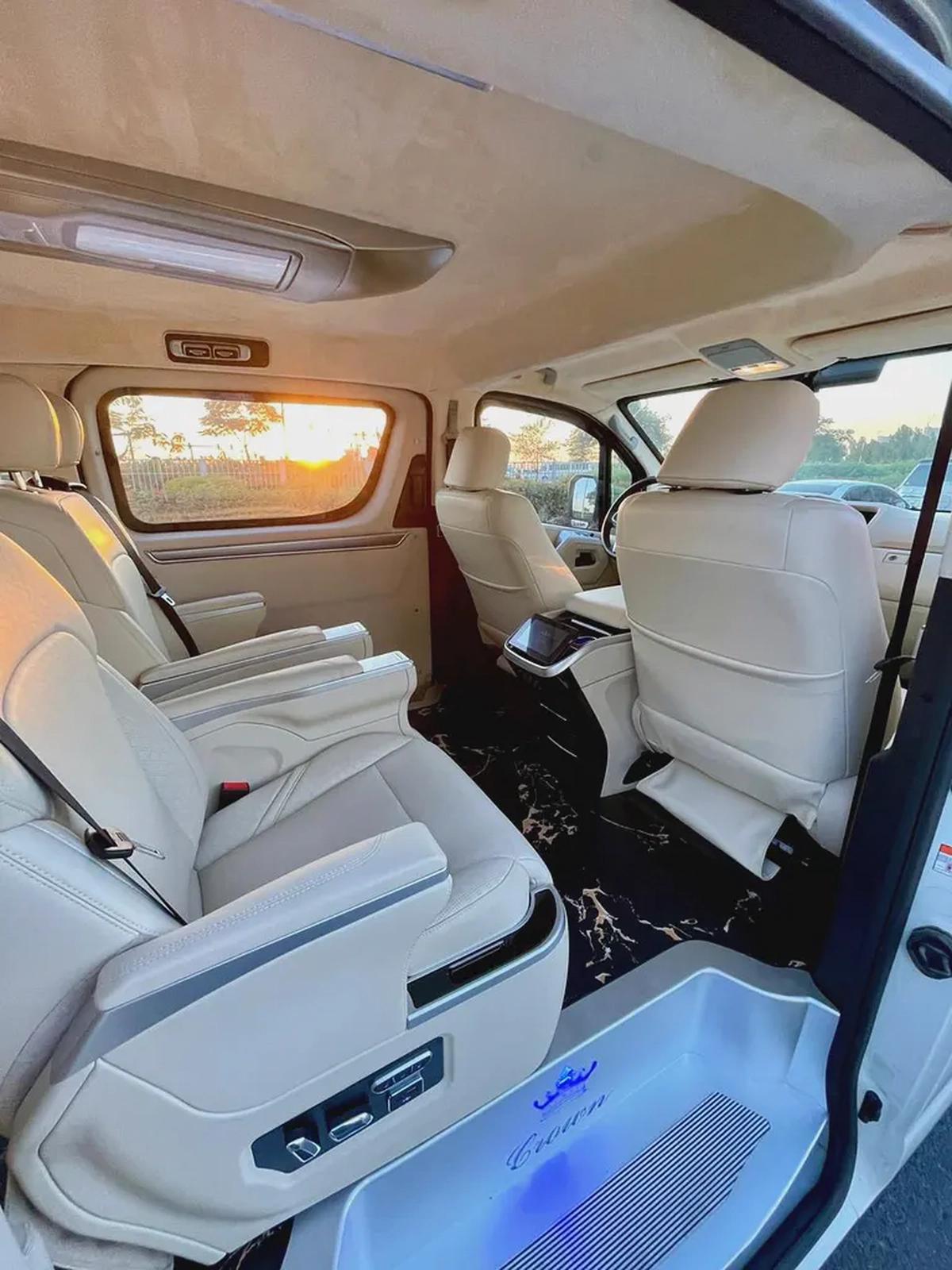 toyota hiace export only-10-10