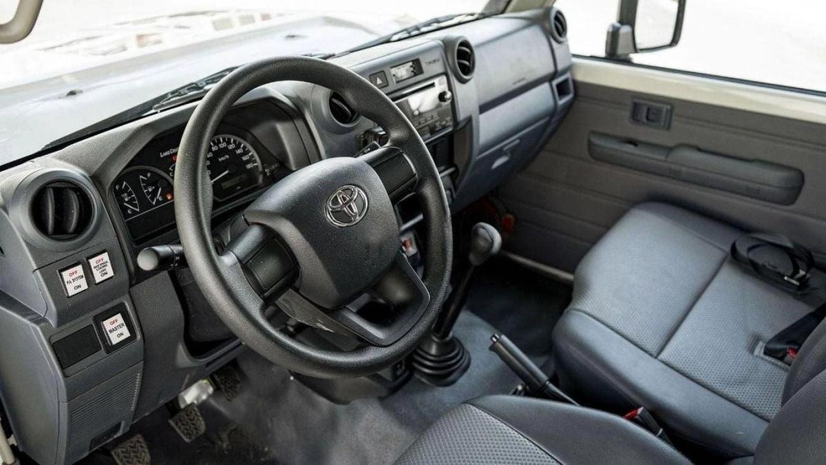 Toyota Land Cruiser 70 AMBULANCE LC78 4.2D MT MY2024-15-15