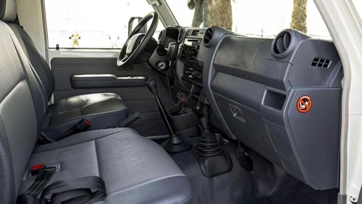 Toyota Land Cruiser 70 AMBULANCE LC78 4.2D MT MY2024-17-17