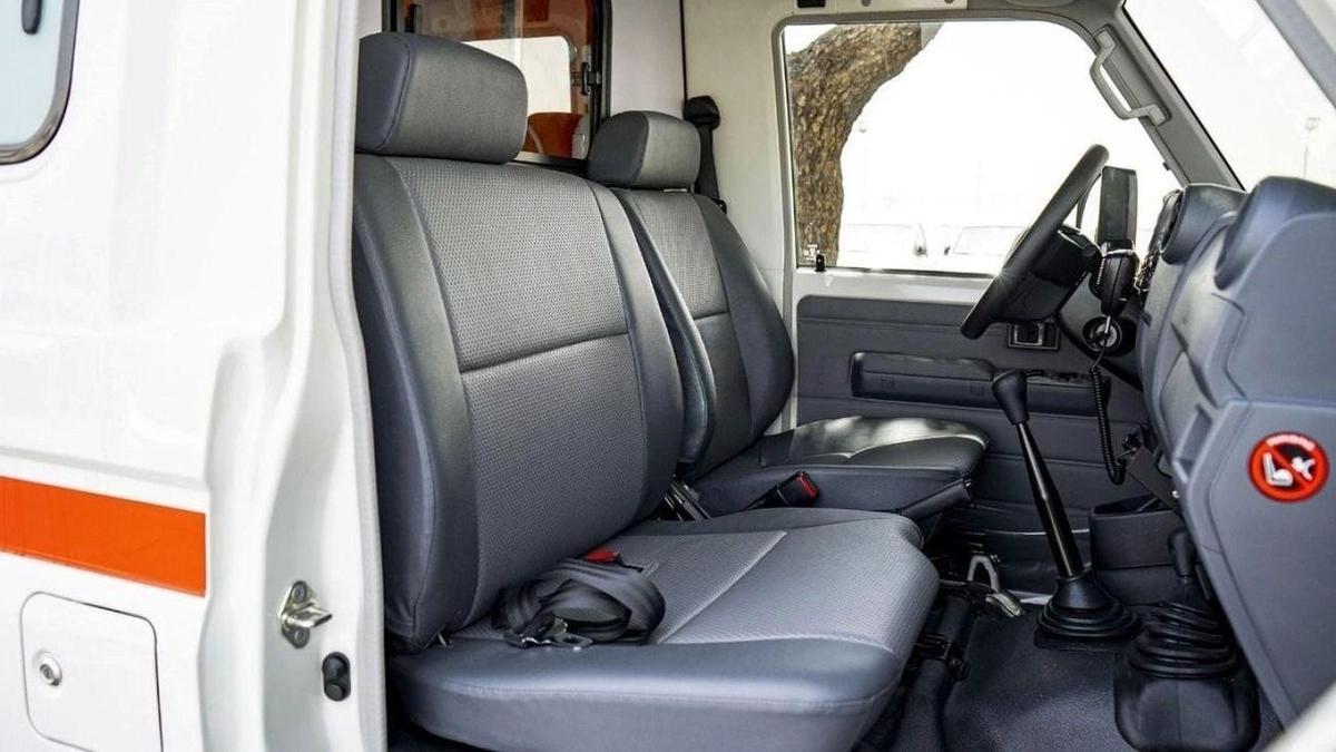 Toyota Land Cruiser 70 AMBULANCE LC78 4.2D MT MY2024-18-18