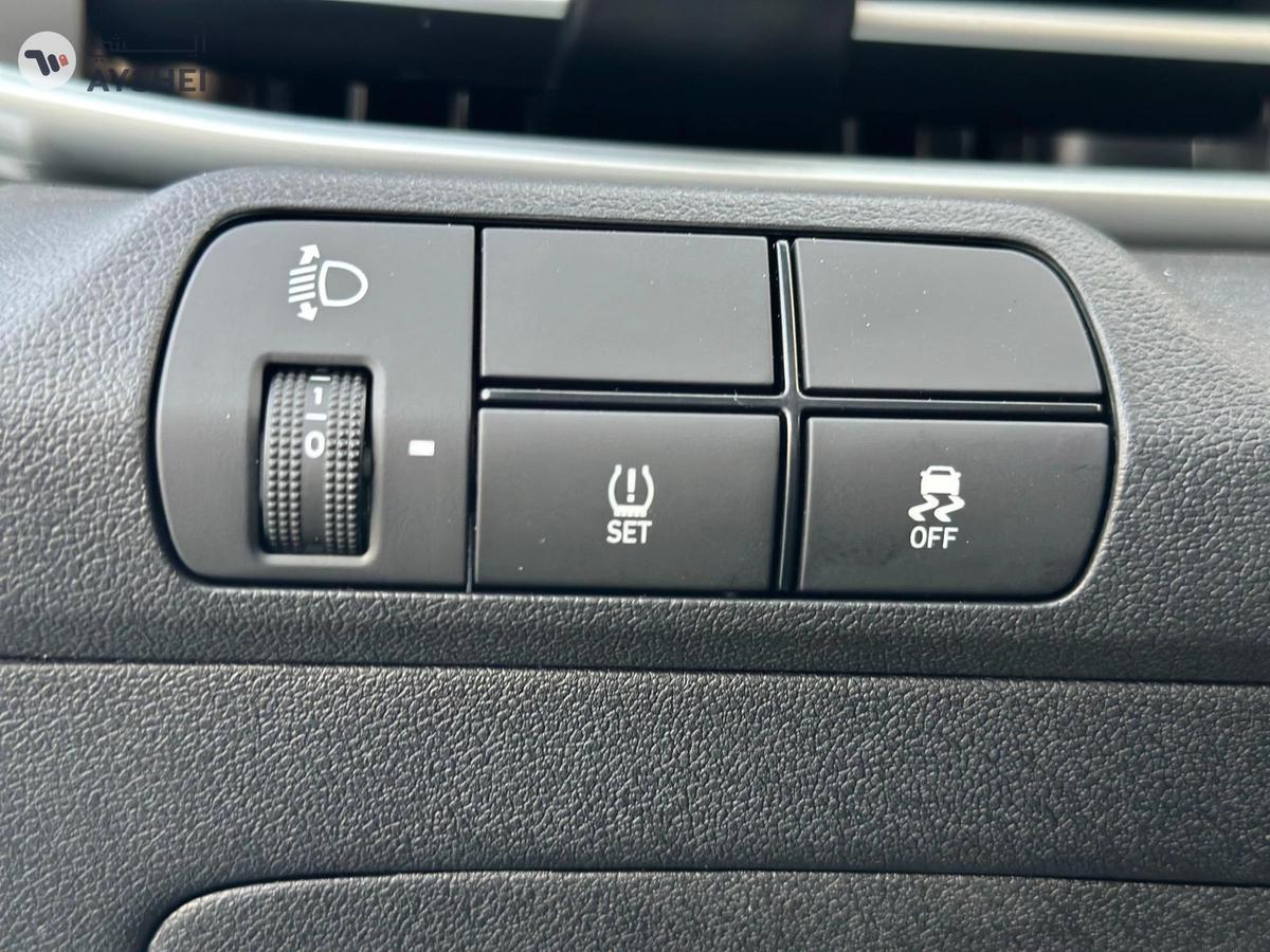 Hyundai Elantra 2025-20-20