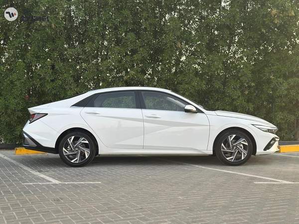 Hyundai Elantra 2025