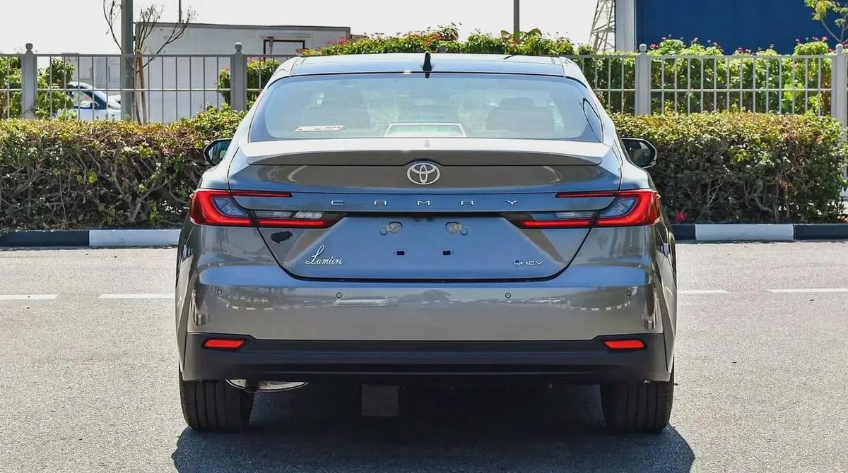 TOYOTA CAMRY LUMIER 2.5L HYBRID FULL OPTION MODEL 2025-10-10