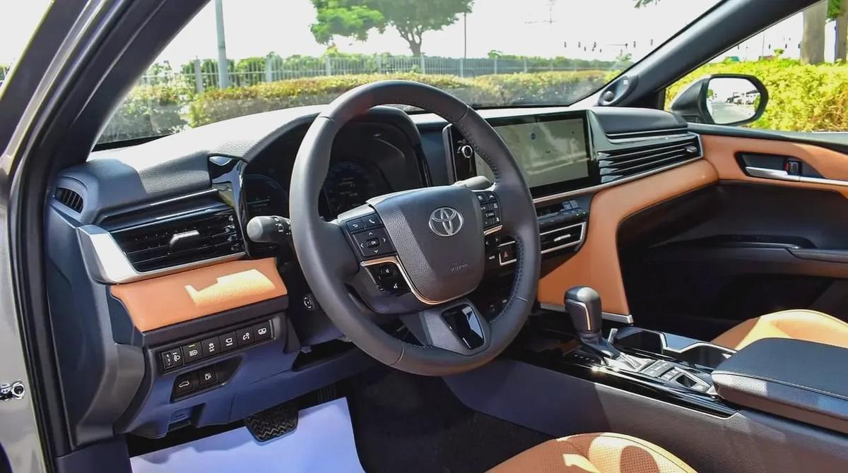 TOYOTA CAMRY LUMIER 2.5L HYBRID FULL OPTION MODEL 2025-3-3