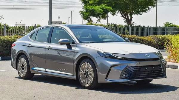 TOYOTA CAMRY LUMIER 2.5L HYBRID FULL OPTION MODEL 2025