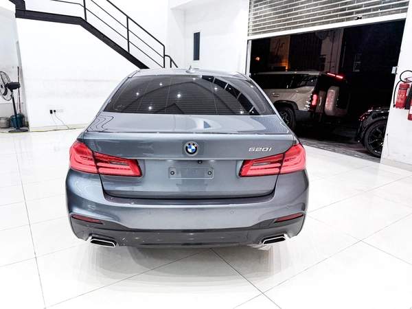 Massive Price Drop!!! // AED 2,050 // 20%DP // 2018 BMW 520i M-Sport // 48 Months