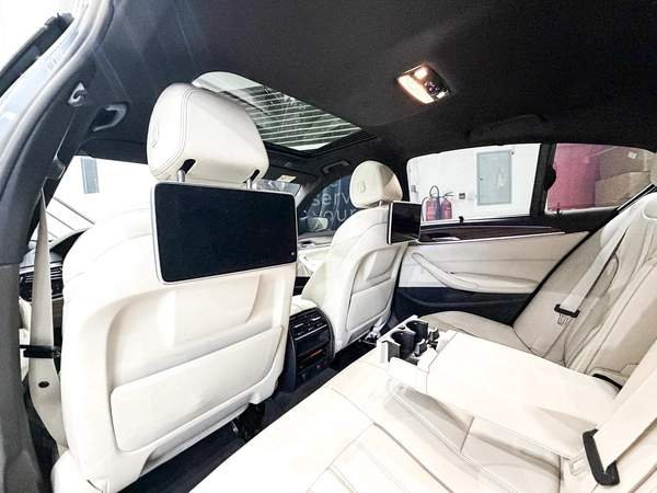 Massive Price Drop!!! // AED 2,050 // 20%DP // 2018 BMW 520i M-Sport // 48 Months