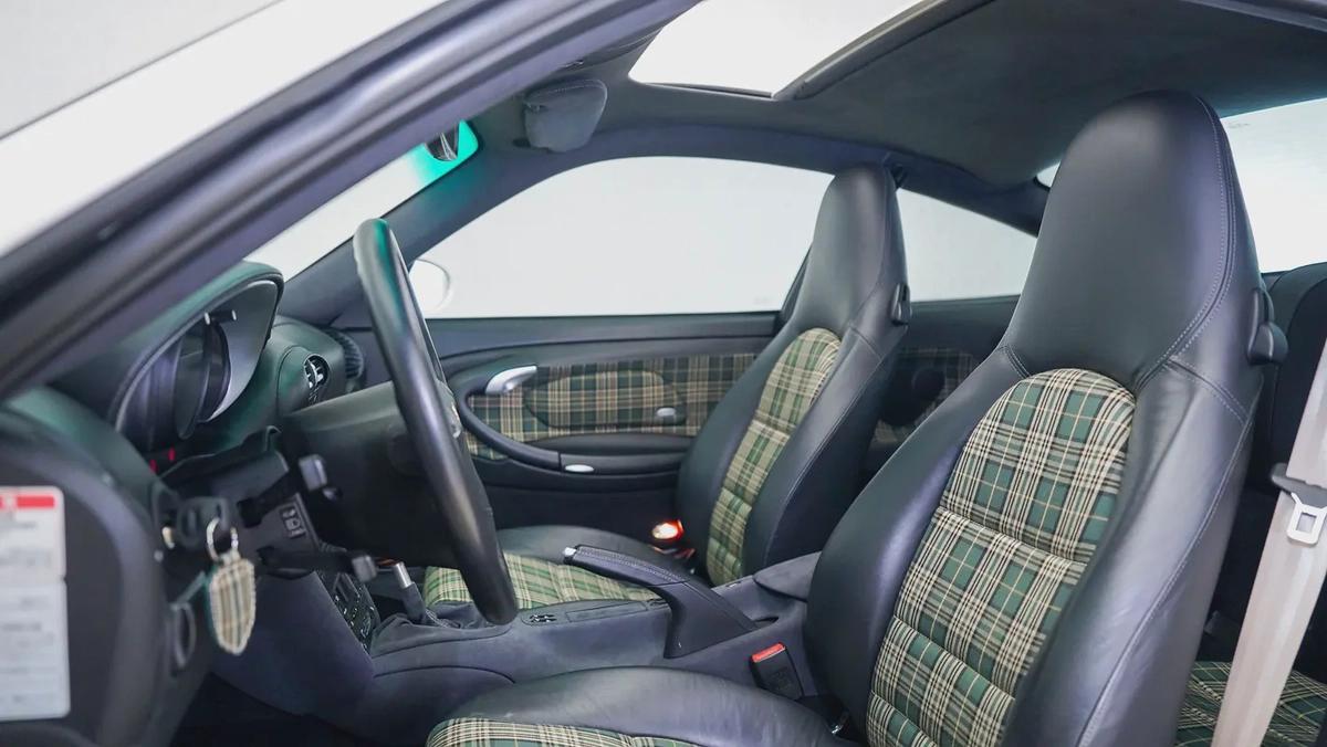 Special Offer | Low KM, Porsche Classic Certified | 911 Turbo-4-4