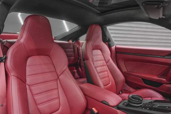 Porsche 911 Carrera GTS Coupe 2024