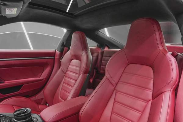 Porsche 911 Carrera GTS Coupe 2024