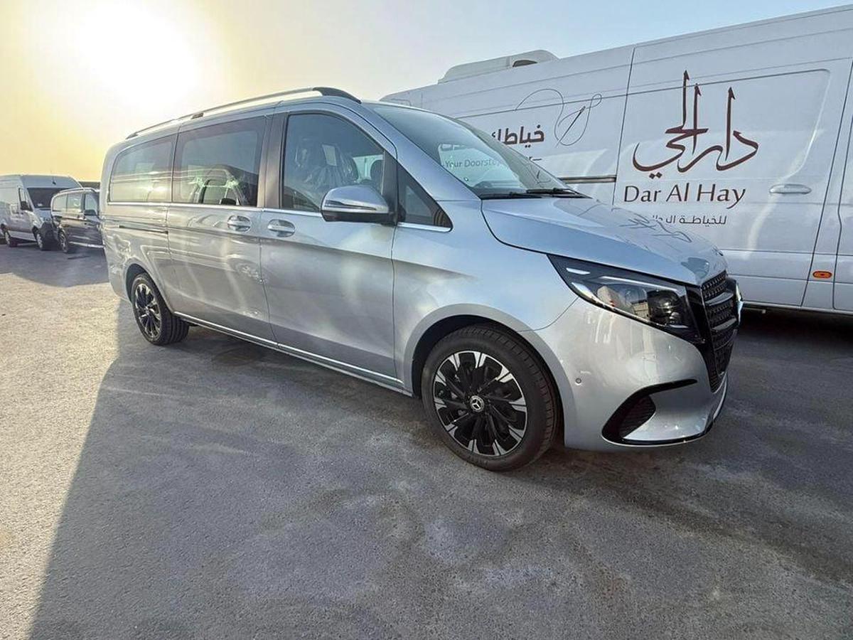 Mercedes-Benz V 300 Avantgarde Under Agency Warranty 2026 GCC-1-1