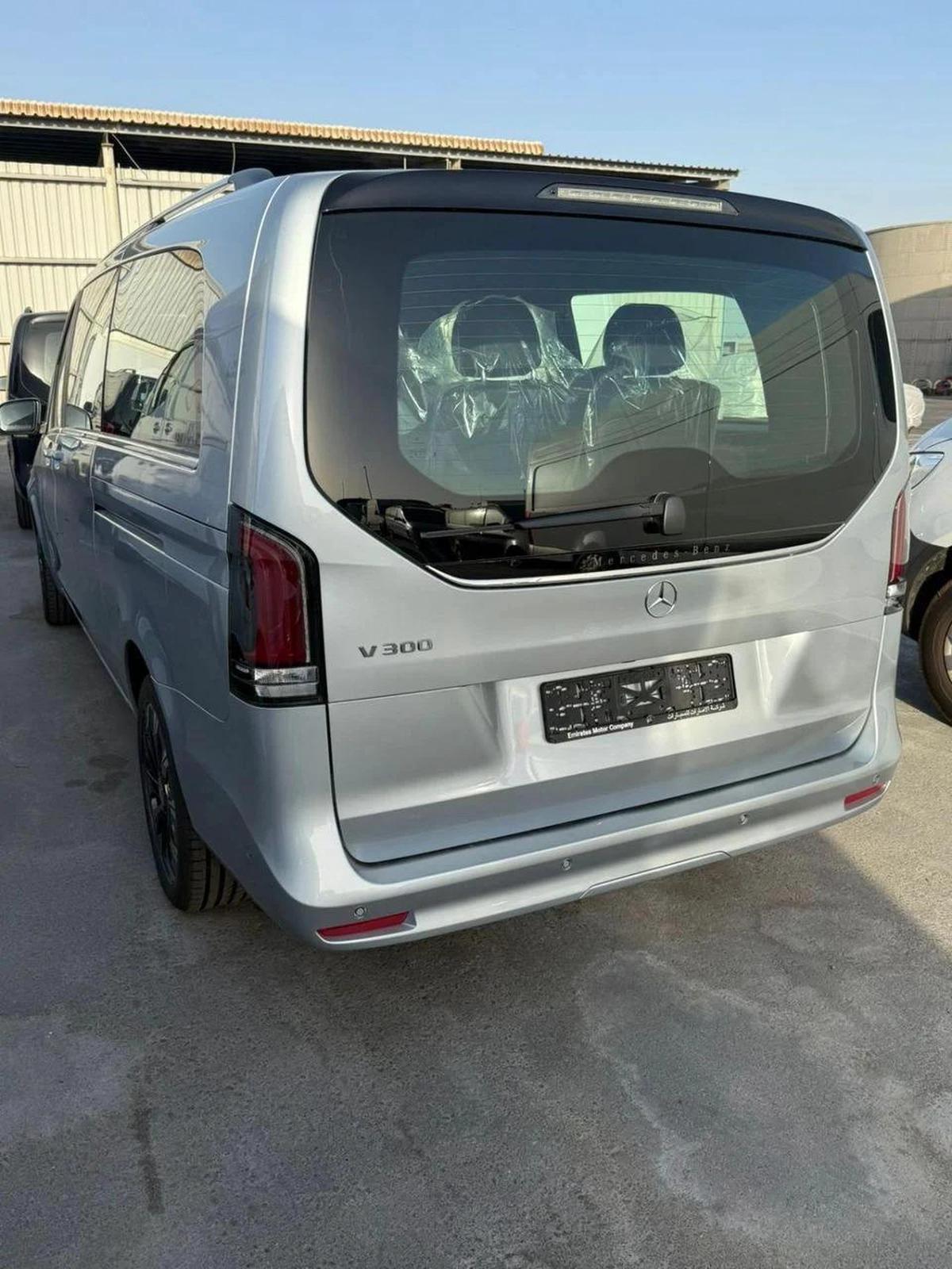 Mercedes-Benz V 300 Avantgarde Under Agency Warranty 2026 GCC-4-4
