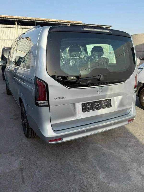 Mercedes-Benz V 300 Avantgarde Under Agency Warranty 2026 GCC