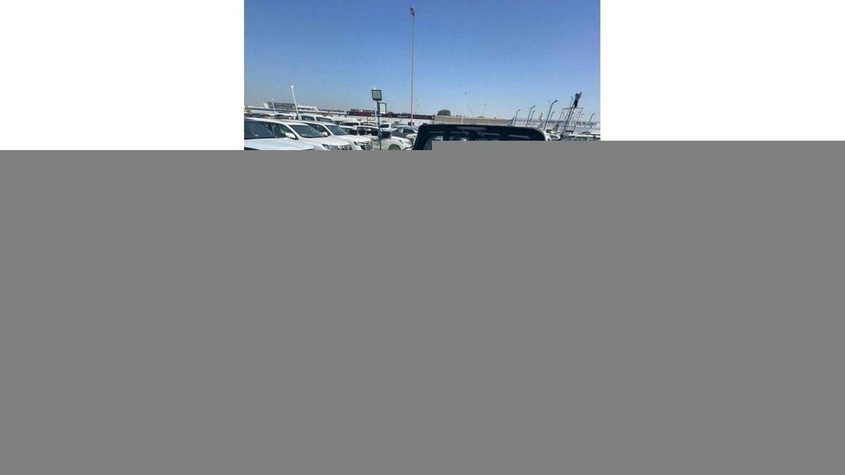 Toyota Hilux 2024 TOYOTA HILUX 2.7L petrol automatic 4x4 full option with bush start-2-2