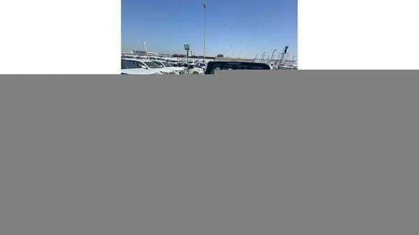 Toyota Hilux 2024 TOYOTA HILUX 2.7L petrol automatic 4x4 full option with bush start