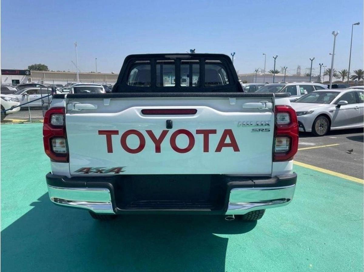 Toyota Hilux 2024 TOYOTA HILUX 2.7L petrol automatic 4x4 full option with bush start-3-3