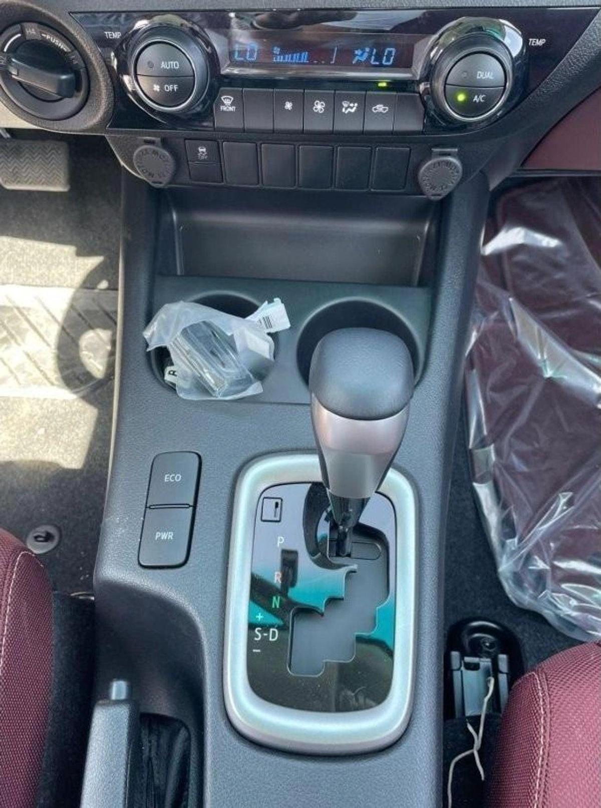 Toyota Hilux 2024 TOYOTA HILUX 2.7L petrol automatic 4x4 full option with bush start-8-8