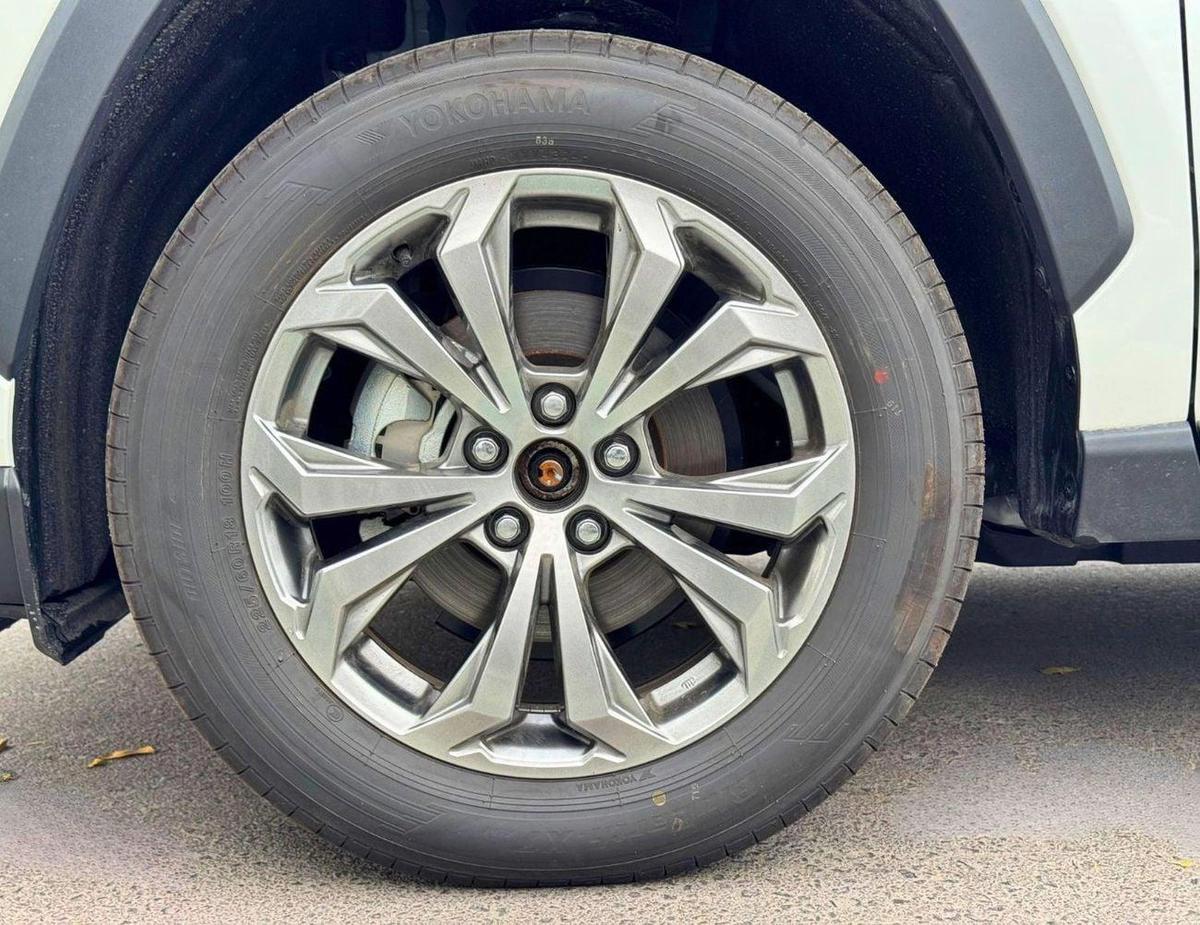 Toyota RAV4 ELITE / 2.5L HYBRID / 360* WITH PANORAMIC ROOF / FULL OPTION (CODE # HYBRID)-4-4