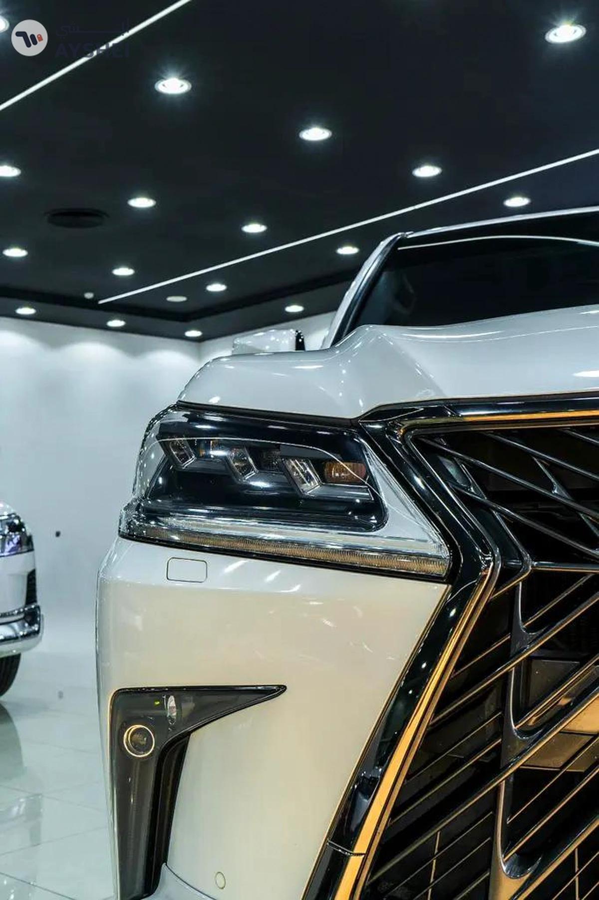 Lexus LX-Series LX 570 Black Edition-4-4