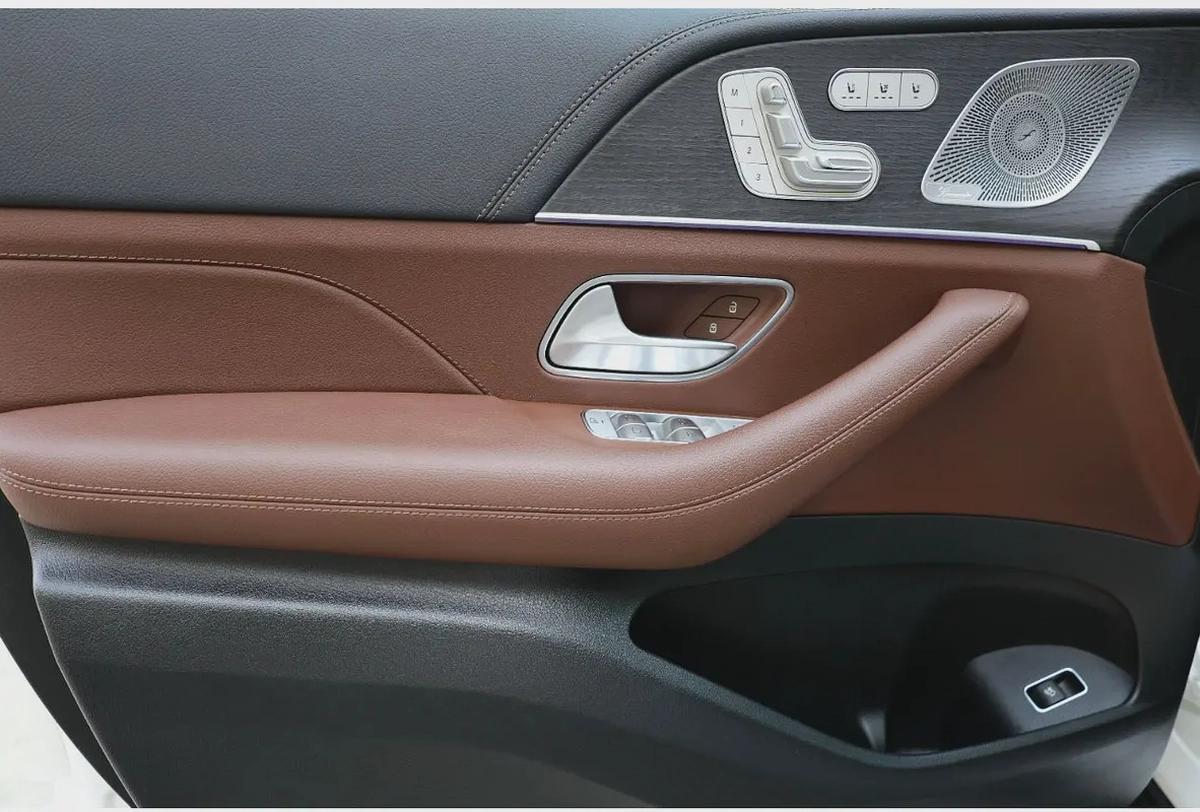 MERCEDES-BENZ GLS 450-NIGHT PACKEG 14000KM ONLY 5 YEAR WARRANTYSERVICE CONTRACT GARGASH-GCC SPE-11-11