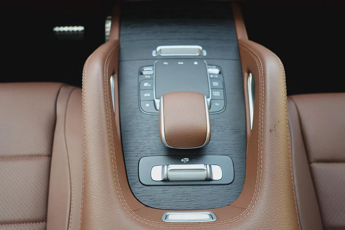 MERCEDES-BENZ GLS 450-NIGHT PACKEG 14000KM ONLY 5 YEAR WARRANTYSERVICE CONTRACT GARGASH-GCC SPE-16-16