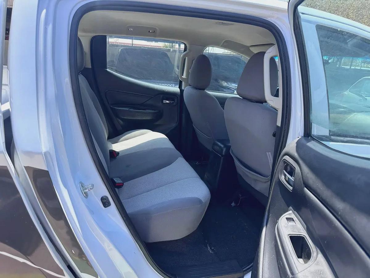 MITSUBISHI L200 4*4 PETROL-8-8