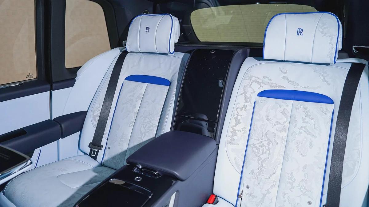 Special Offer | AED 52,402 PM | Up to 3 Years Warranty Unlimited | 2023 Rolls-Royce Cullinan Black-6-6