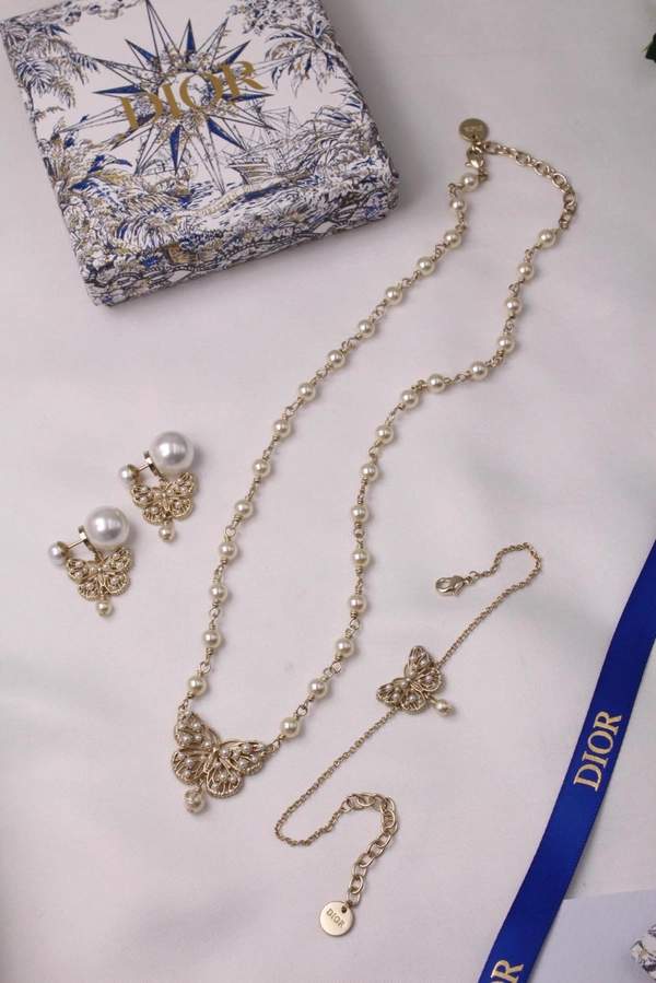 Dior Pearl Butterfly Jewelry Set
