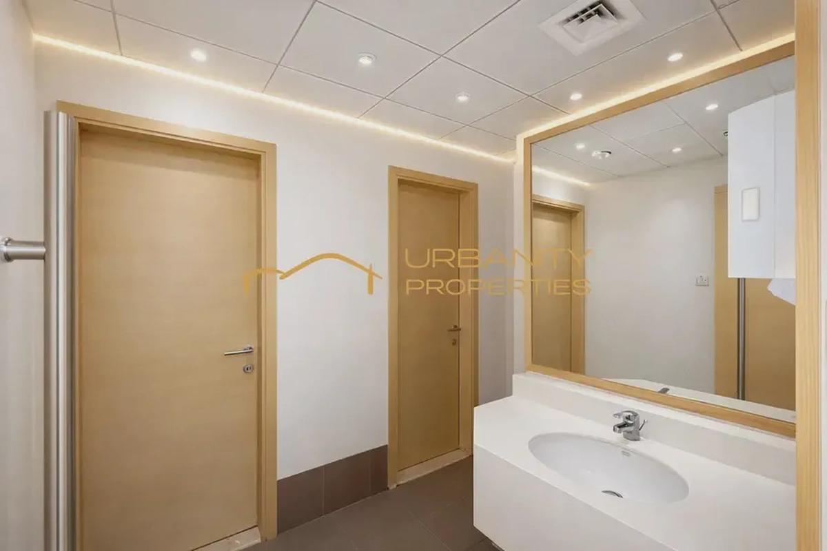 Luxury Fitted Corner Office | Full Canal View | 16 Cabins | 6 Parking-0-landscape