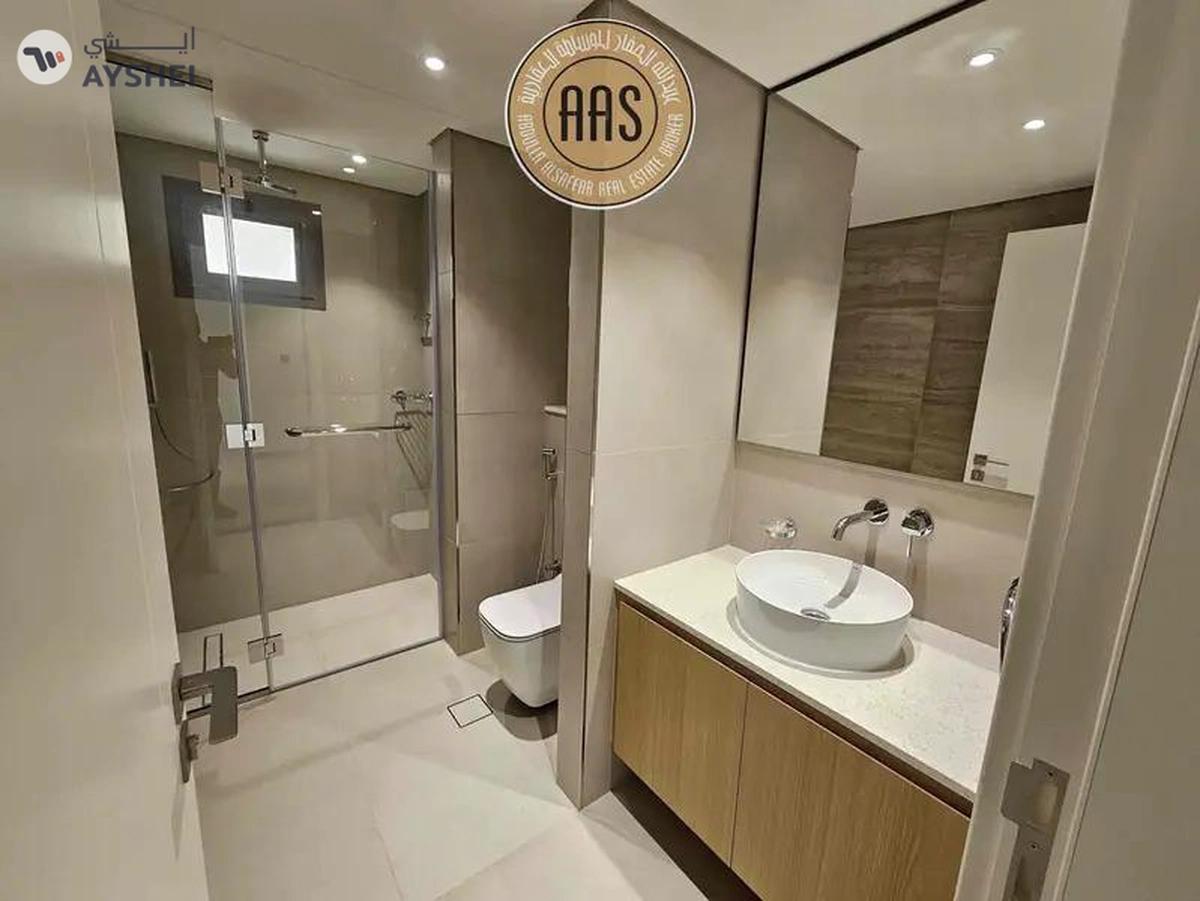 One month free Corner Villa ! Maids + Storage Room ! Luxurious ! Ready to Move ! Closed To Metro -17-17