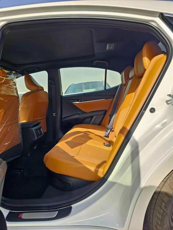 Toyota Camry LUMIERE HYBRID /RADAR / PANORAMIC ROOF /360*CAMERA/HEADS UP DISPLAY (CODE#CLM)