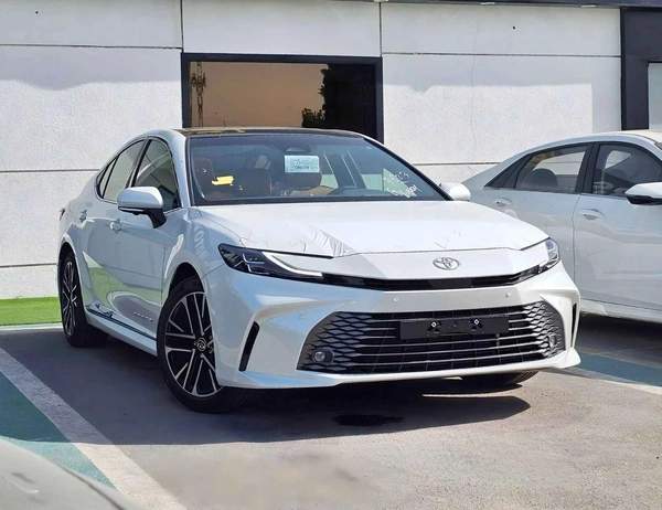 Toyota Camry LUMIERE HYBRID /RADAR / PANORAMIC ROOF /360*CAMERA/HEADS UP DISPLAY (CODE#CLM)