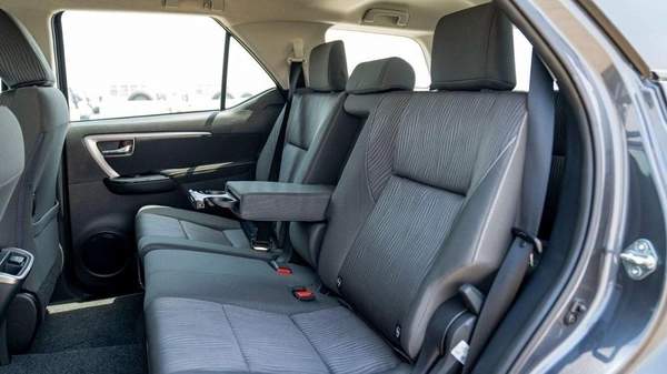 Toyota Fortuner 2.4D AT 4X4 MY2025 – BRONZE