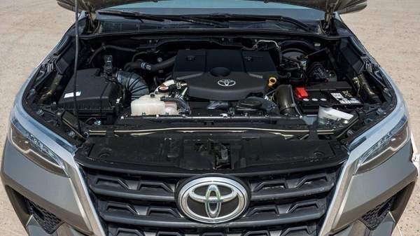 Toyota Fortuner 2.4D AT 4X4 MY2025 – BRONZE