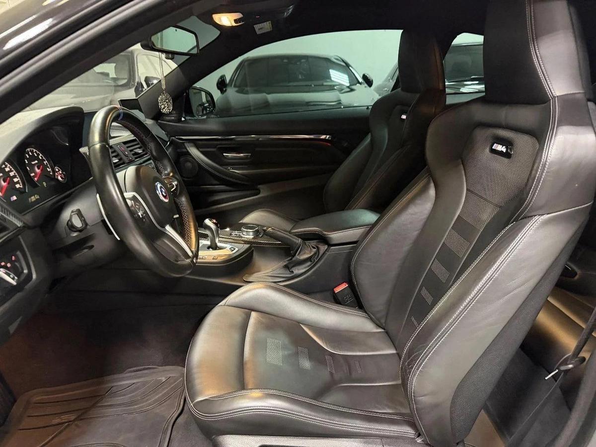 BMW M4 3.0T-6-6
