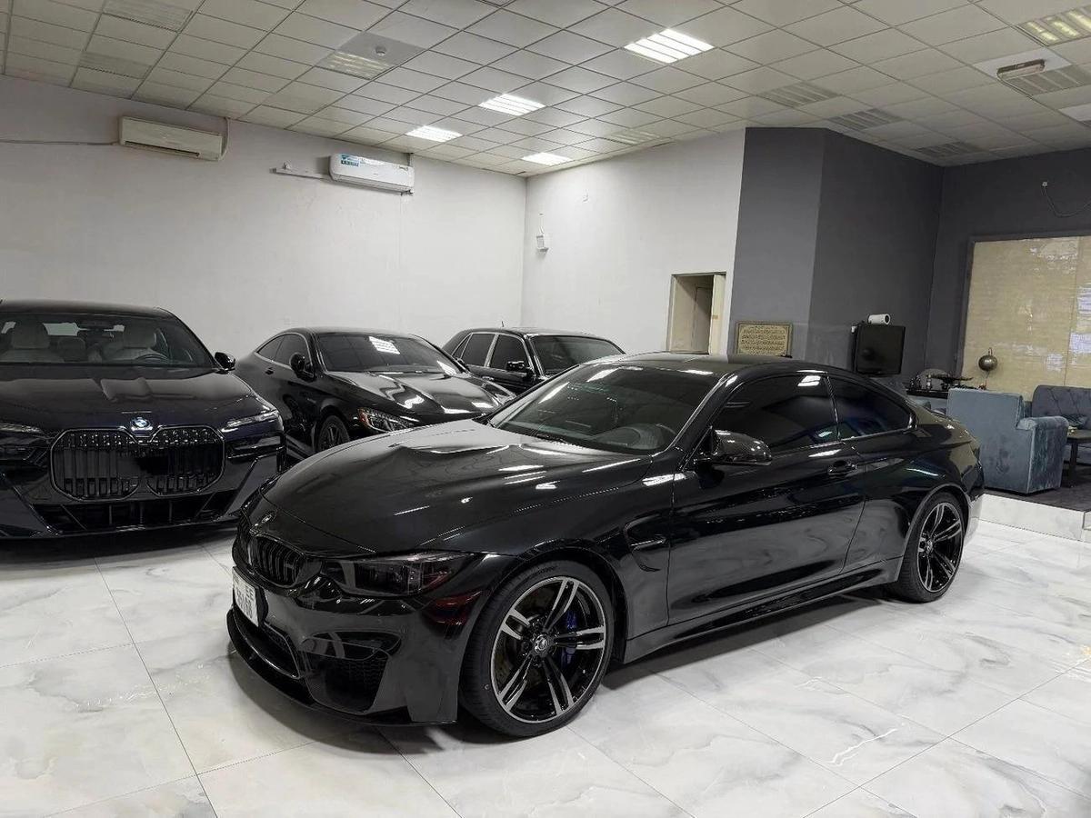 BMW M4 3.0T-4-4