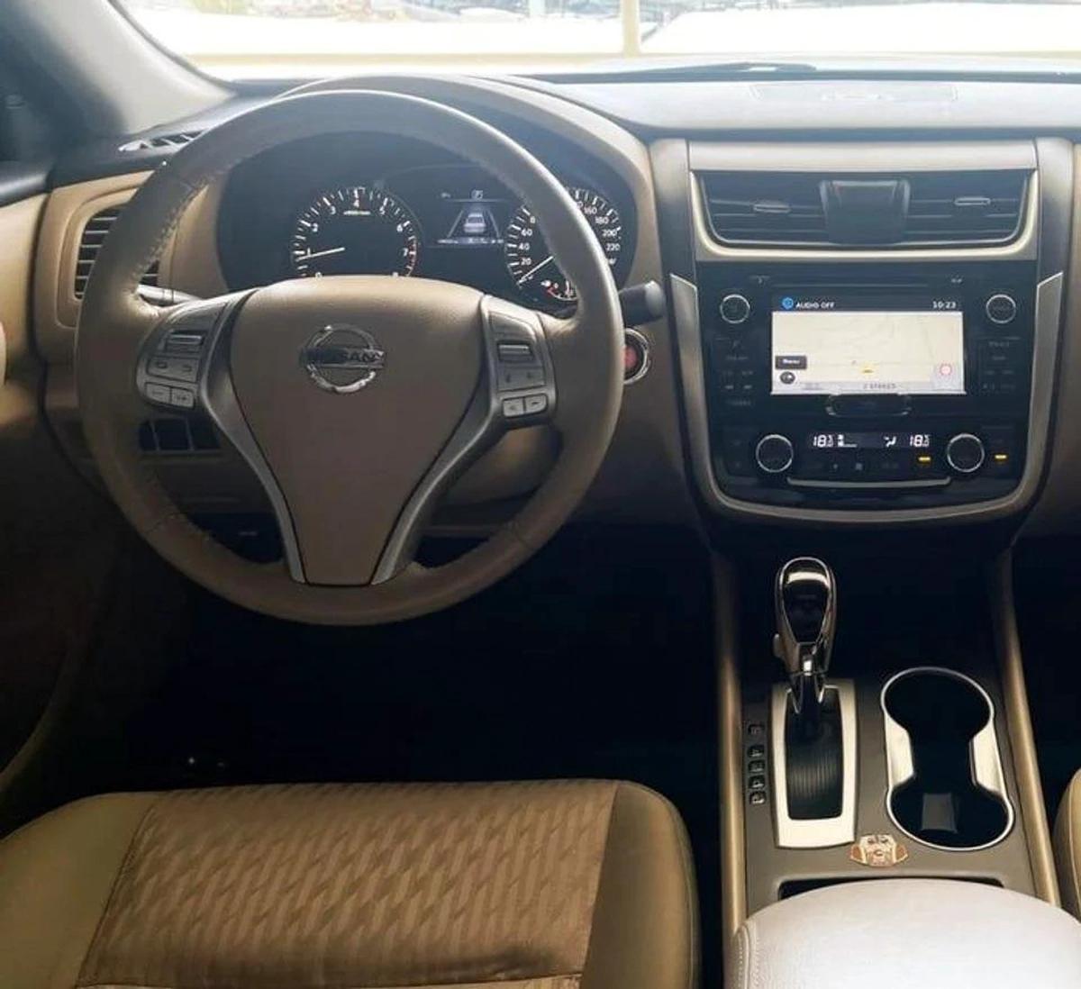Nissan Altima 2.5 SL (Special Luxury) 4CYL-6-6