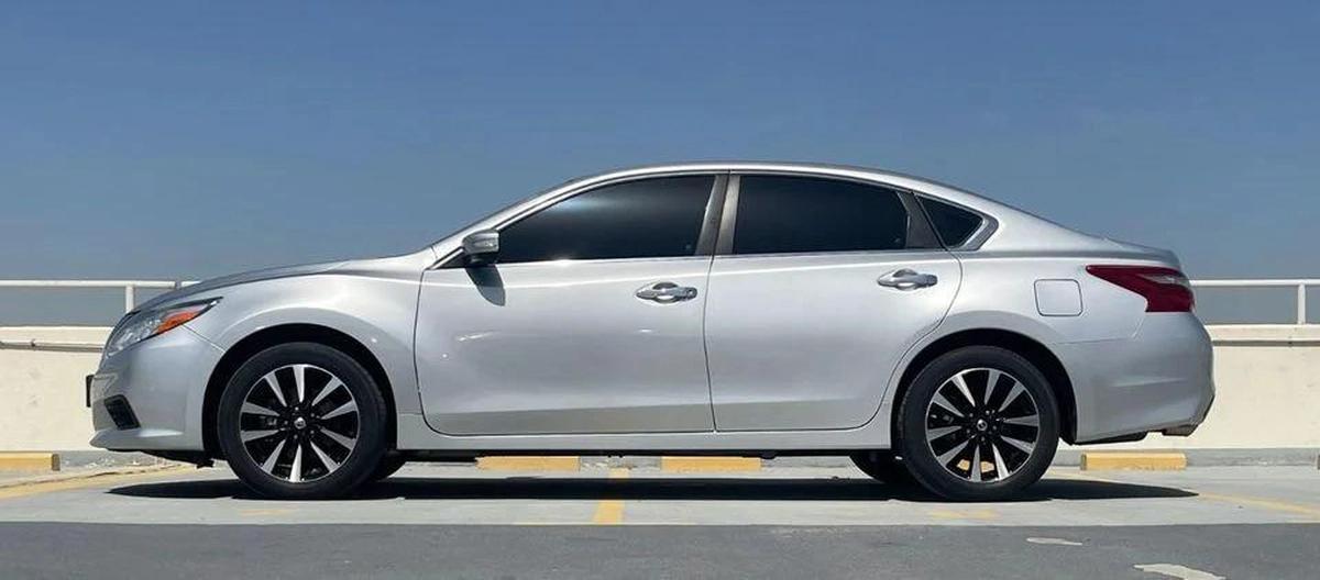 Nissan Altima 2.5 SL (Special Luxury) 4CYL-1-1