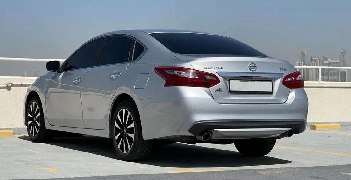 Nissan Altima 2.5 SL (Special Luxury) 4CYL-7-7