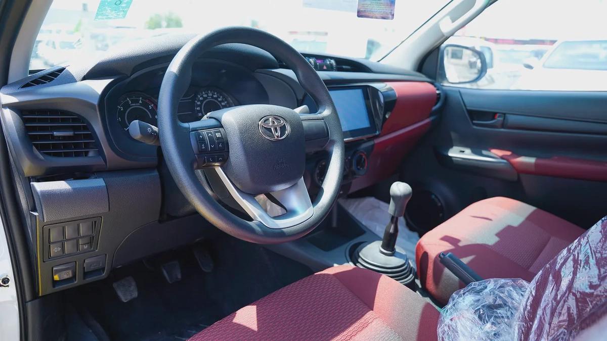 Toyota Hilux Double Cab DLX 2.4L 2026 - GCC Specs - Brand New!-7-7