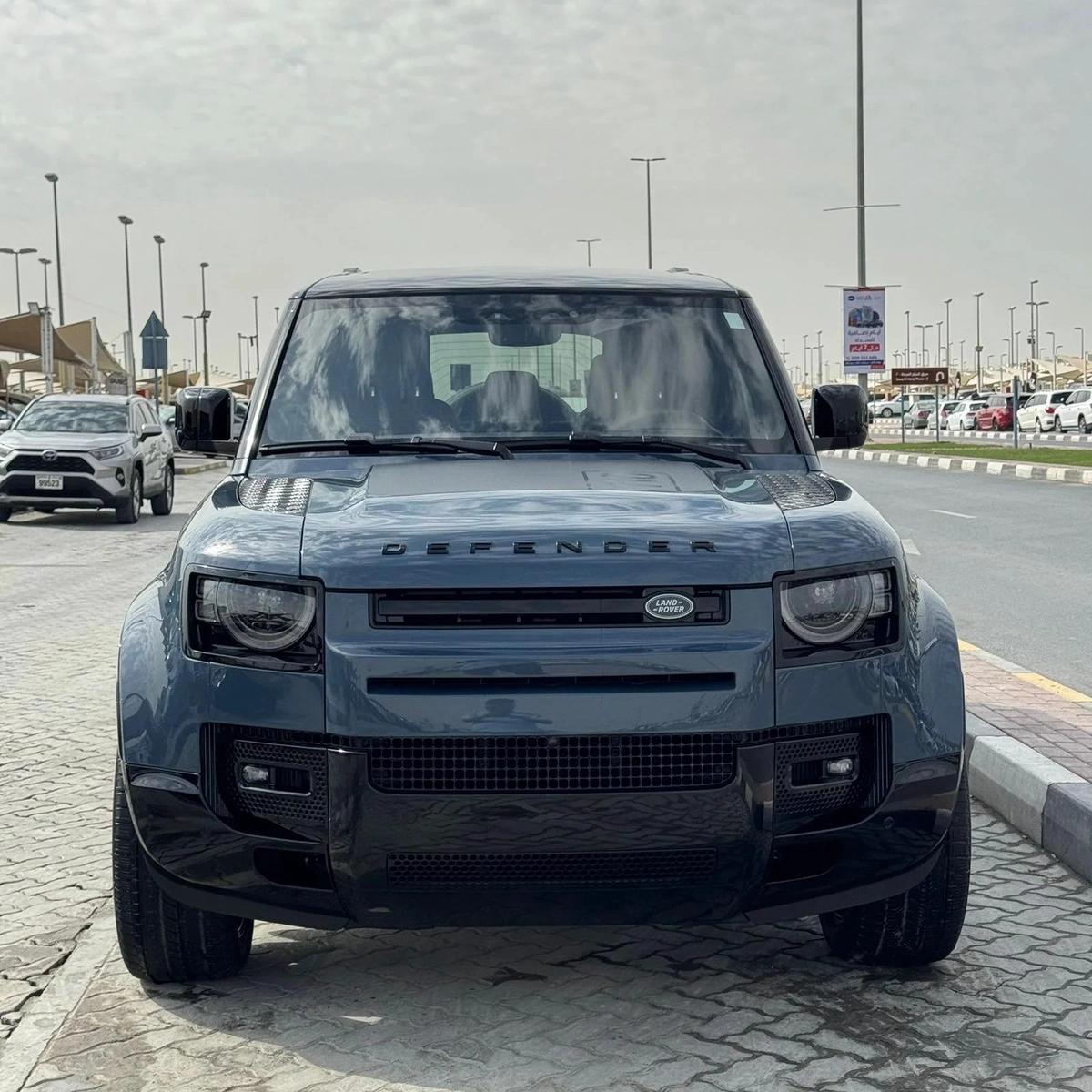 LAND ROVER DEFENDER SE DYNAMIC 2025 | BLUE ( REF-ACD )-4-4