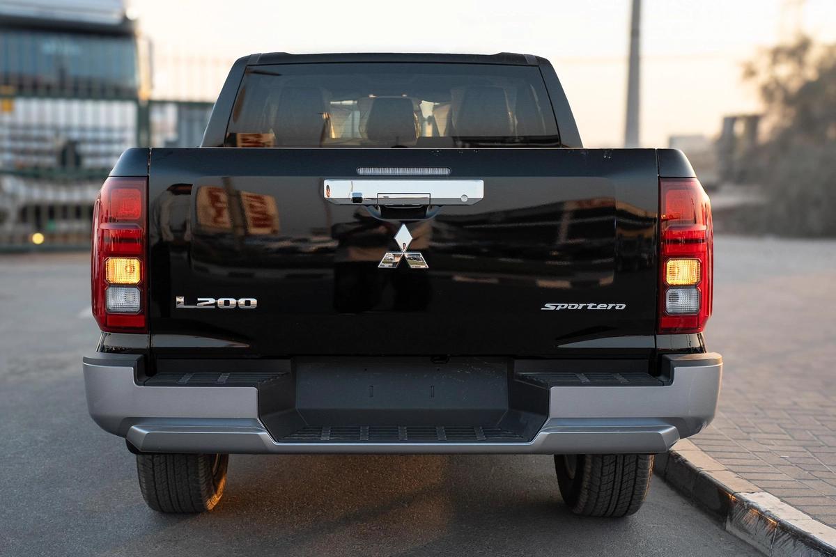 Mitsubishi L200 Sportero-16-16