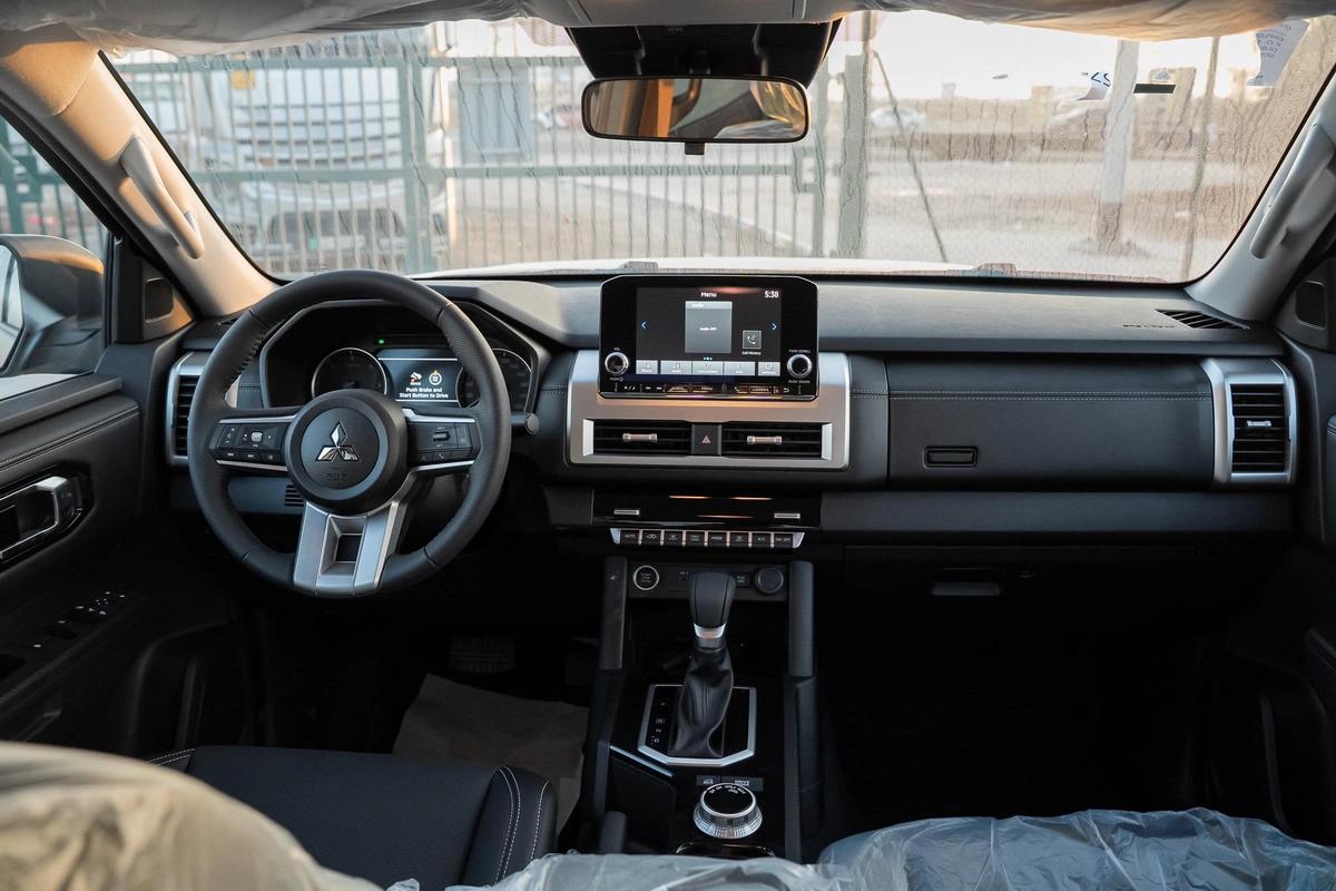 Mitsubishi L200 Sportero-10-10