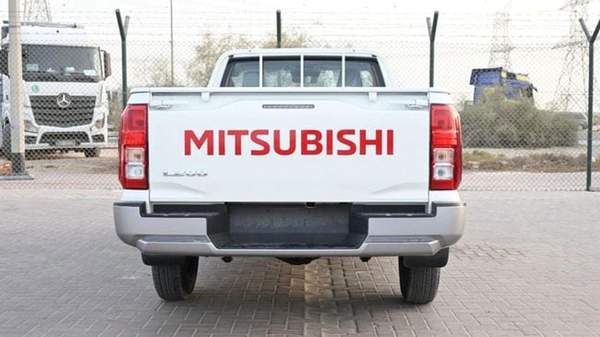 Mitsubishi L200 MITSUBISHI L200 2.4L GL SC 4WD 5MT DIESEL 2026