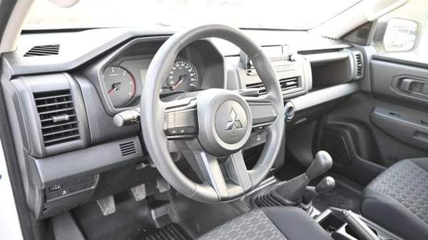 Mitsubishi L200 MITSUBISHI L200 2.4L GL SC 4WD 5MT DIESEL 2026