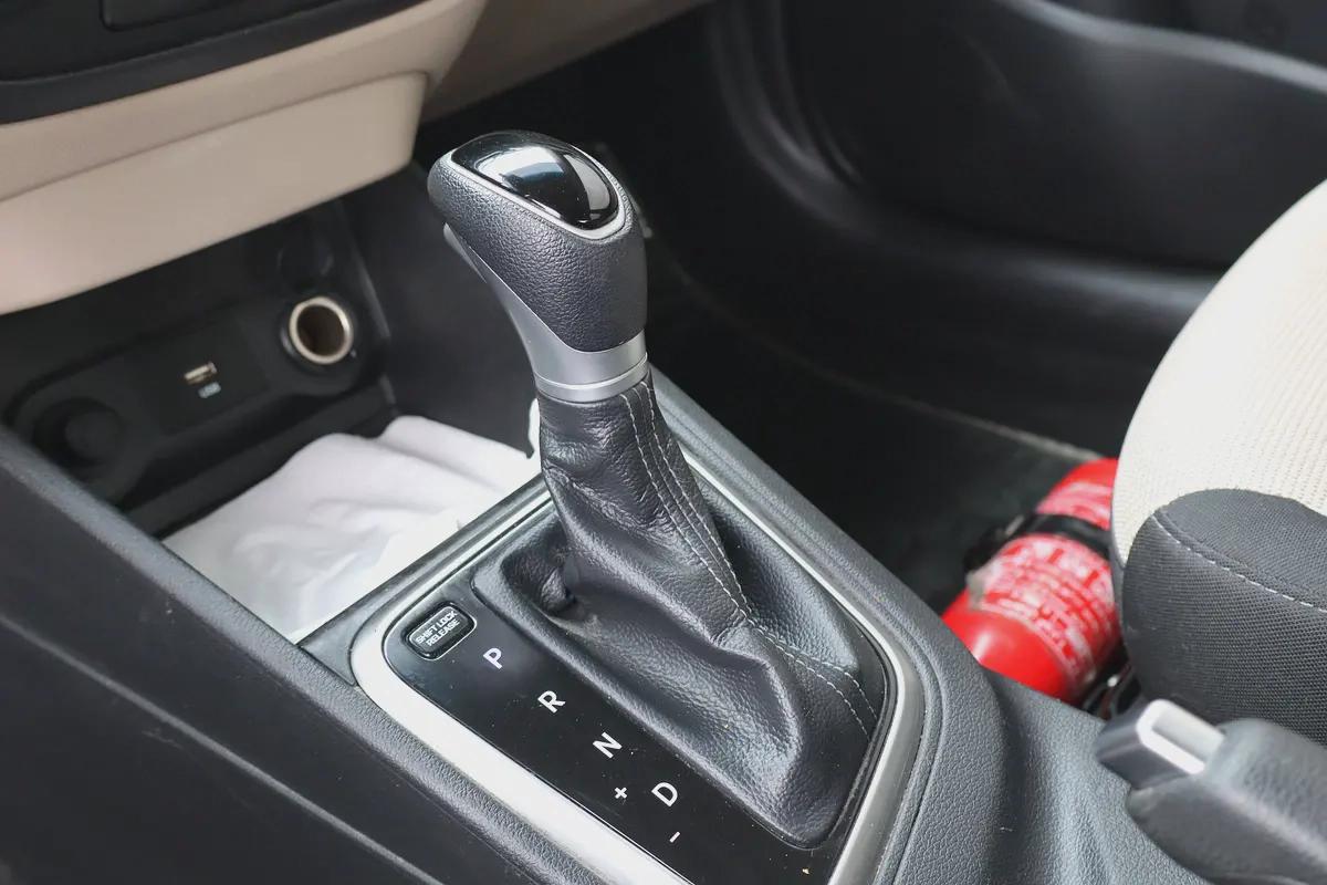 Hyundai Accent - GCC Specs - Excellent Condition-15-15