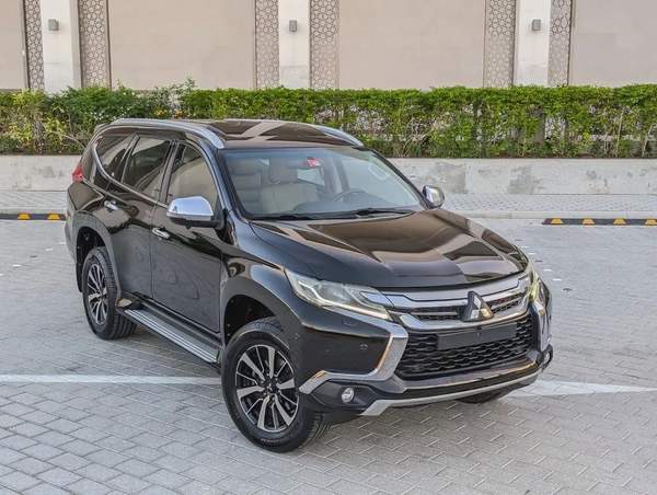 MITSUBISHI MONTERO SPORT 2017 FULL OPTION GLS TOP GCC IN EXCELLENT CONDITION