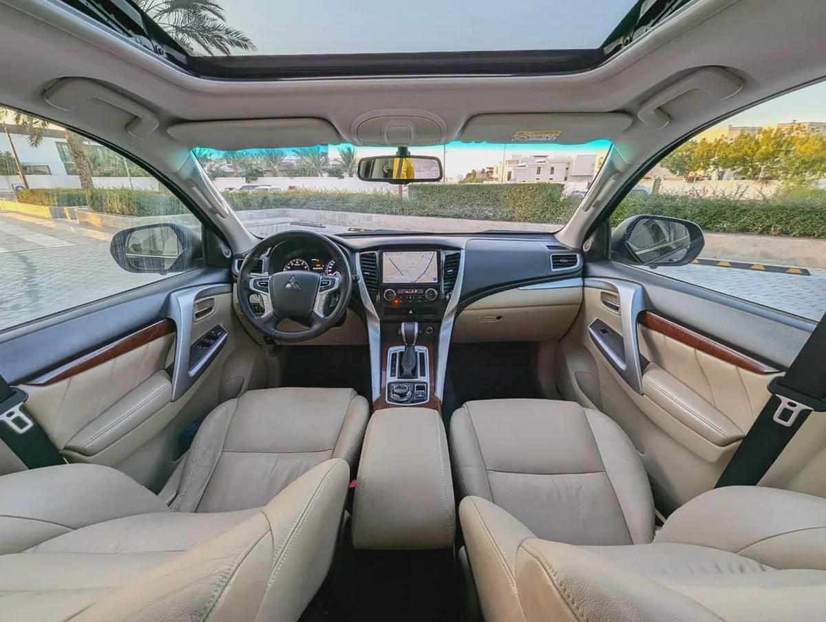 MITSUBISHI MONTERO SPORT 2017 FULL OPTION GLS TOP GCC IN EXCELLENT CONDITION-2-2