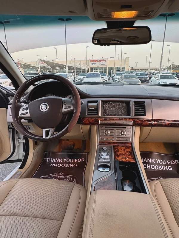 چاكوار XF موديل 2011 خليجى فل اوبشن بحاله ممتازه